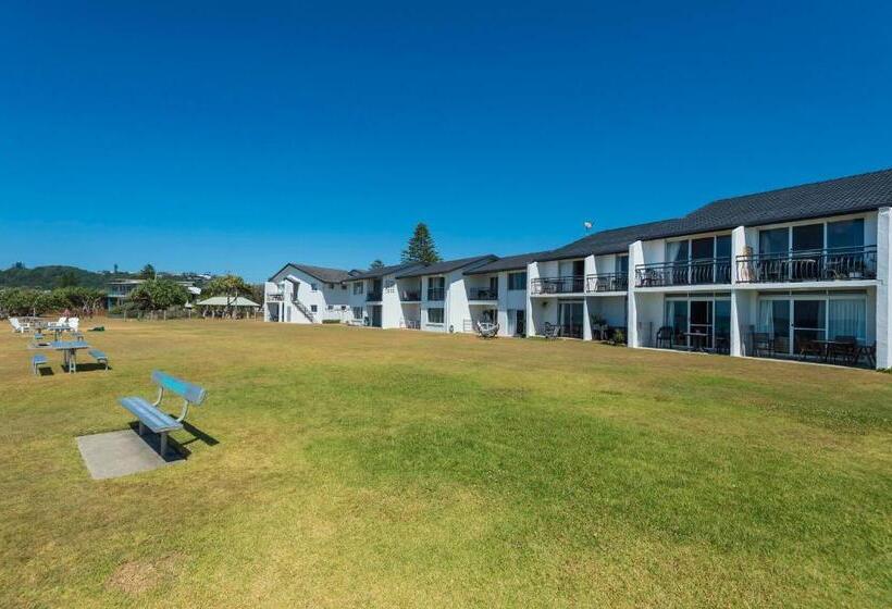 10t Beachfront Apartments