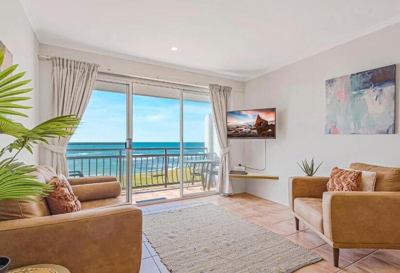 10t Beachfront Apartments