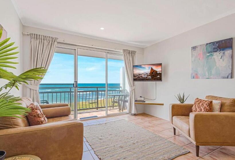 10t Beachfront Apartments