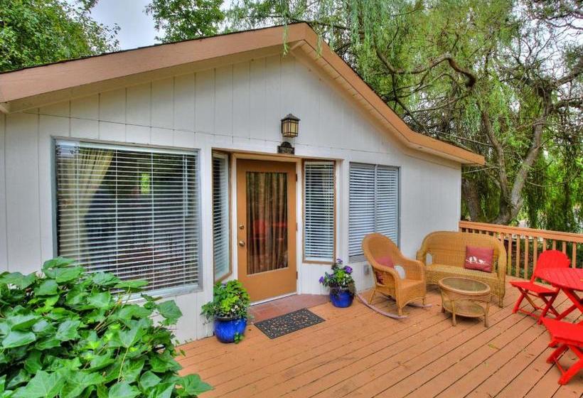 Argyle House Bed And Breakfast