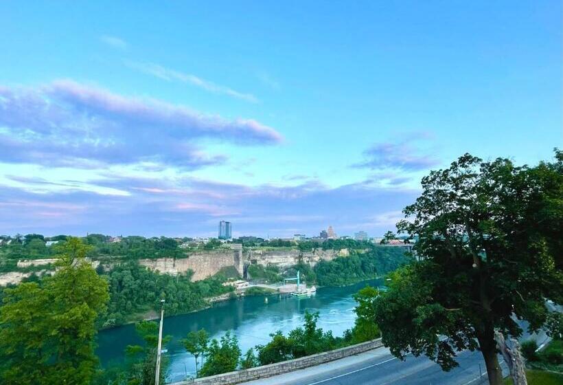 تختخواب و صبحانه Niagara Grandview Boutique