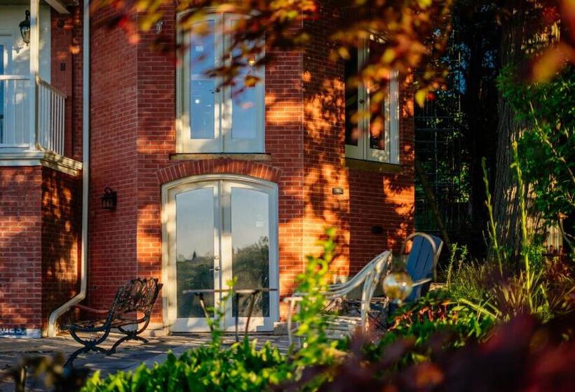 Bed and Breakfast Niagara Grandview Boutique