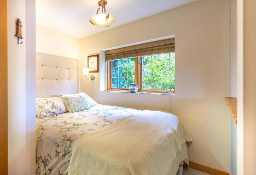 צימר Tranquility Bay Waterfront Inn