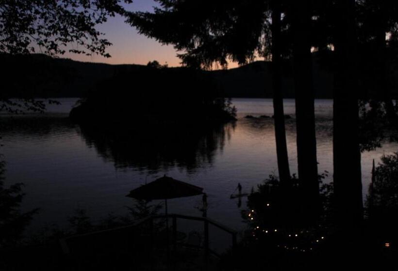 צימר Tranquility Bay Waterfront Inn