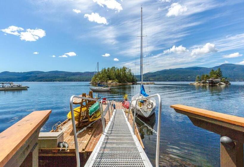 צימר Tranquility Bay Waterfront Inn