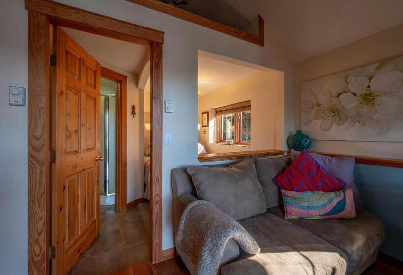 مبيت وإفطار Tranquility Bay Waterfront Inn