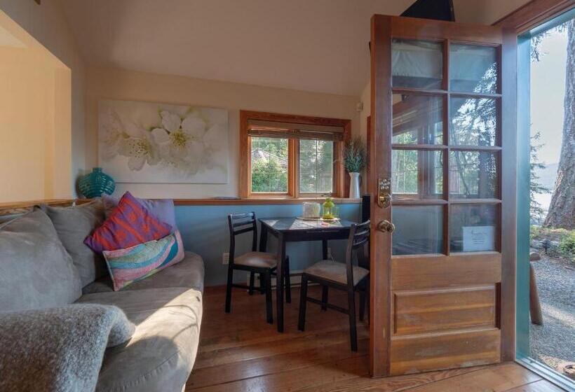 צימר Tranquility Bay Waterfront Inn