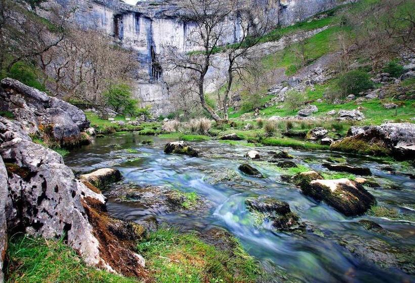 פונדק Beck Hall