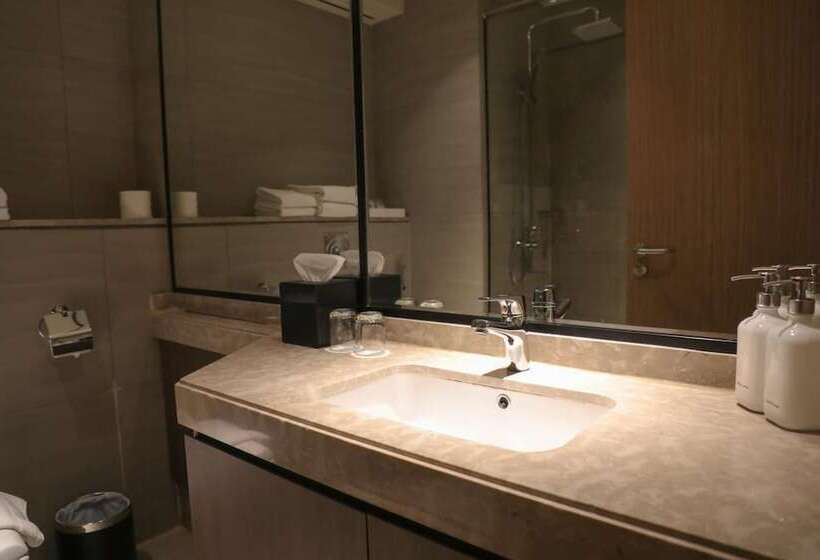 هتل Abu Dhabi Airport  Terminal 1