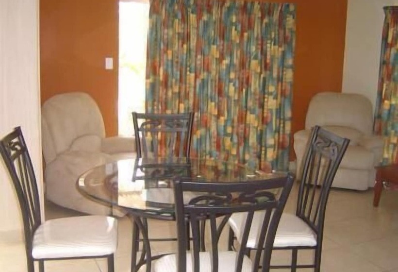 בית מלון כפרי Atherton Holiday Park