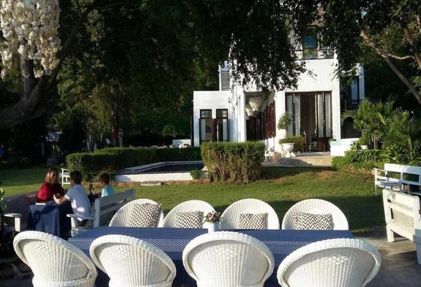 ホテル Brassiere Beach