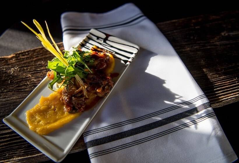 호텔 Comme Chez Soi Restaurant & Auberge