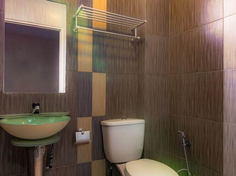 בית מלון כפרי Esplanade By Oyo Rooms