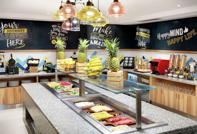 هتل Hampton By Hilton Dubai Al Barsha