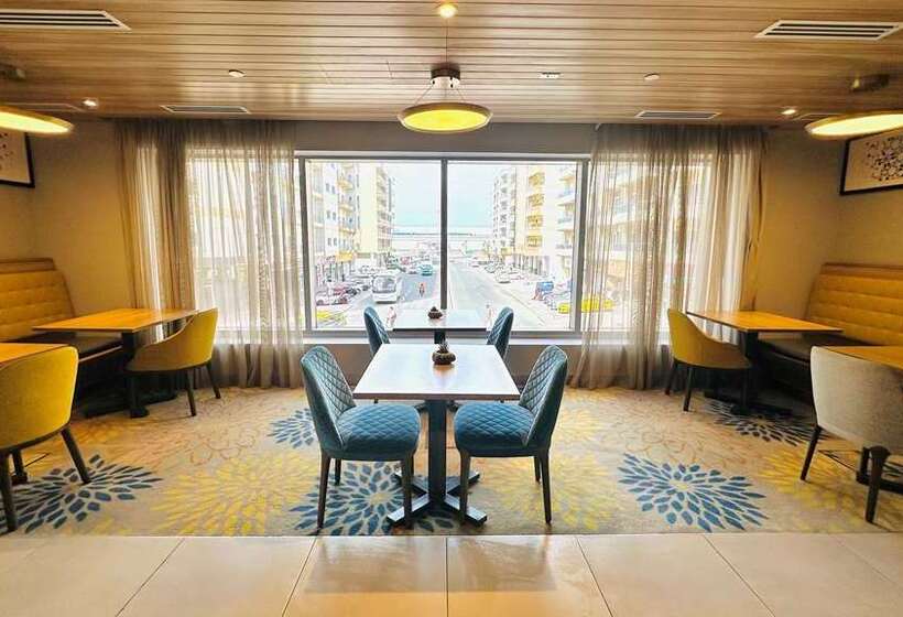 هتل Hampton By Hilton Dubai Al Barsha