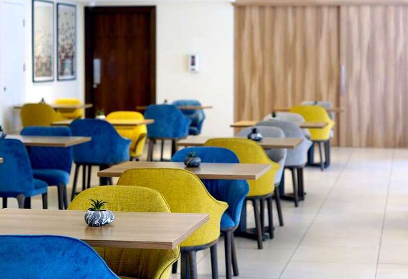 هتل Hampton By Hilton Dubai Al Barsha