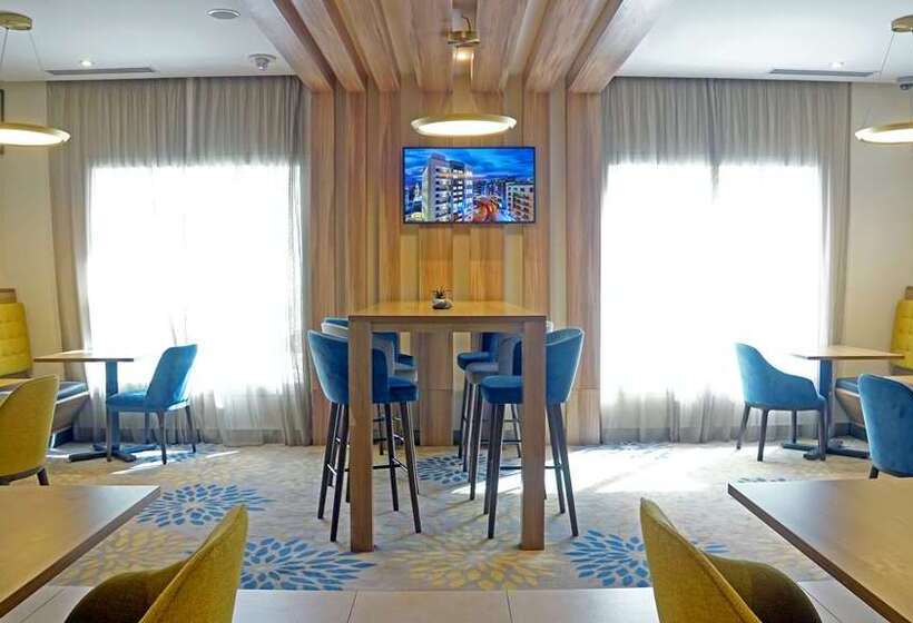 هتل Hampton By Hilton Dubai Al Barsha