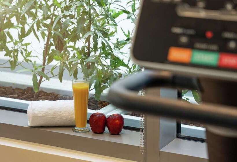 هتل Hampton By Hilton Dubai Al Barsha