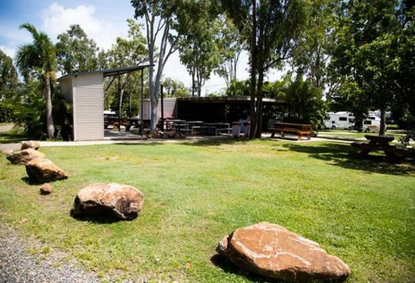 בית מלון כפרי Nrma Airlie Beach Holiday Park