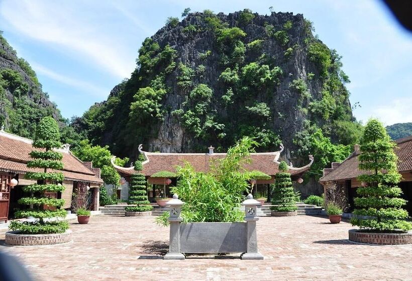 هتل Vietnamese Ancient Village