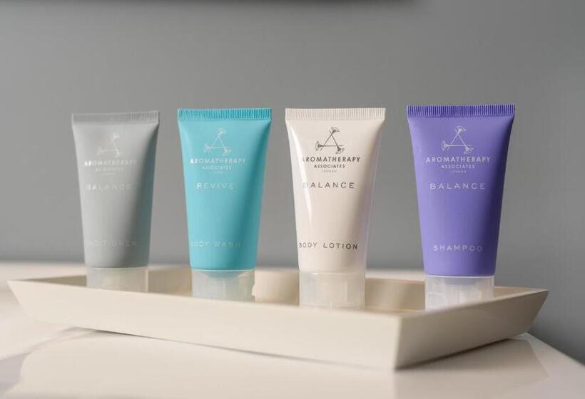 Marker 8 Hotel And Marina