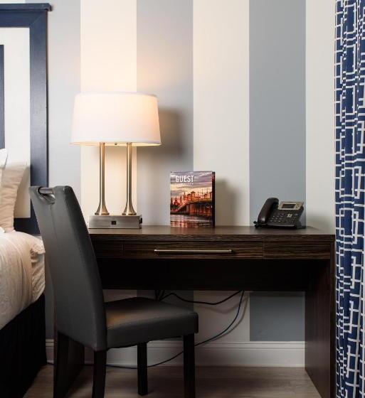 Marker 8 Hotel And Marina