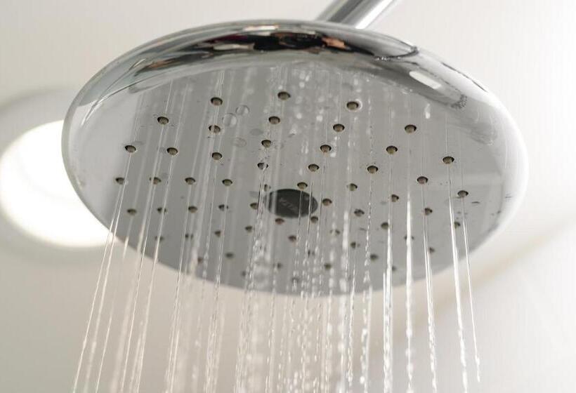 Marker 8 Hotel And Marina