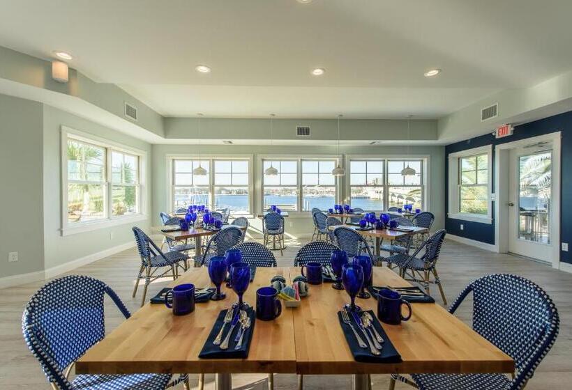 Marker 8 Hotel And Marina