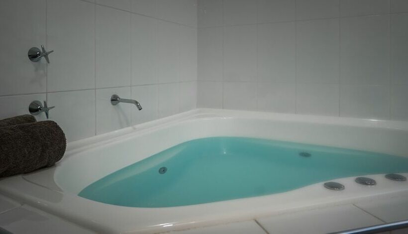 مُتل Akuna Motor Inn And Apartments