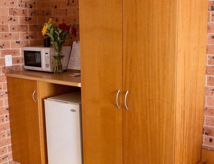 مُتل Akuna Motor Inn And Apartments