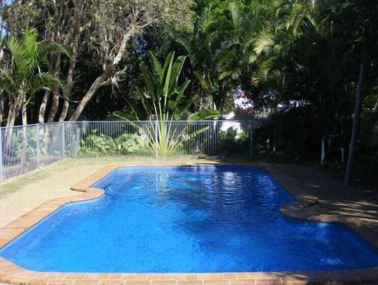 فندق على الطريق Bargara Beach Motor Inn