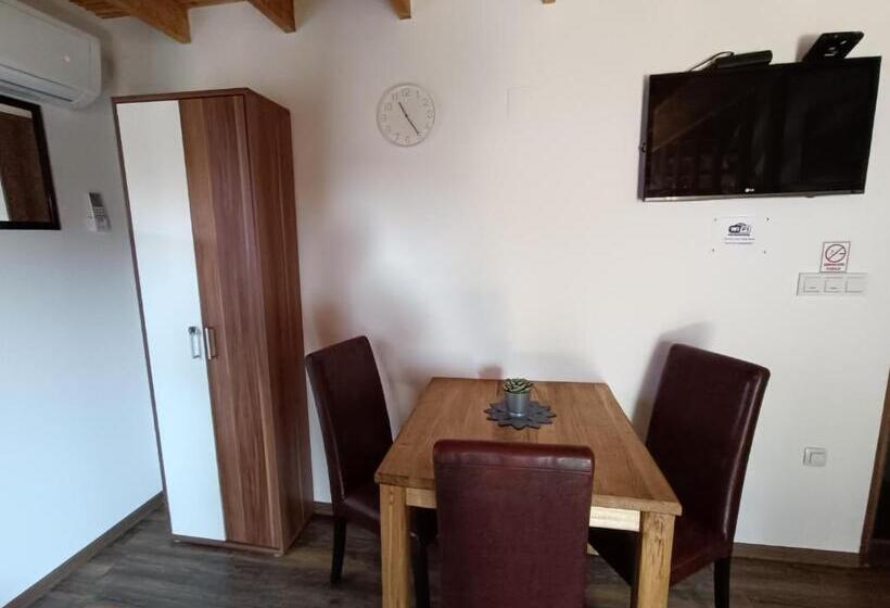 ペンション Guesthouse Stari Jasen