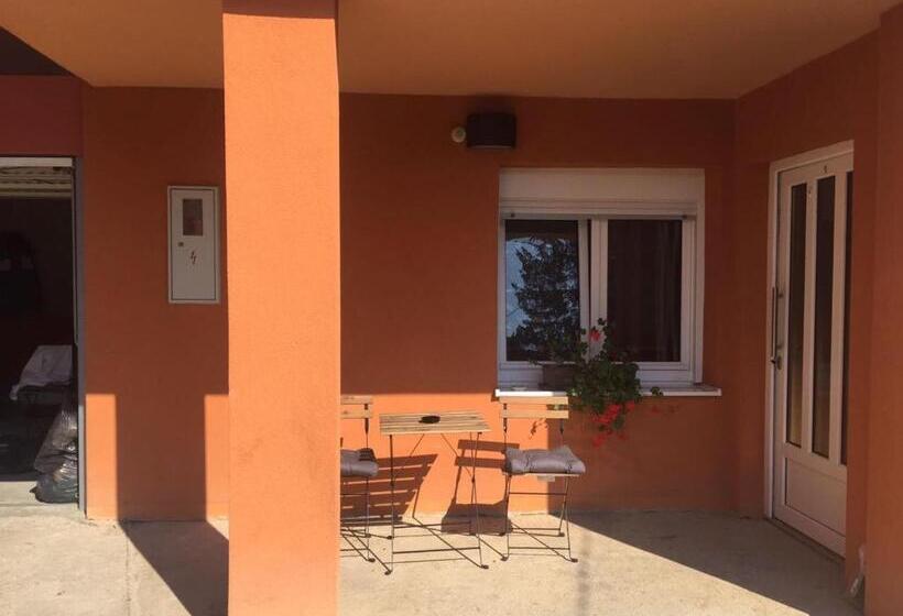 פנסיון Apartments Choice