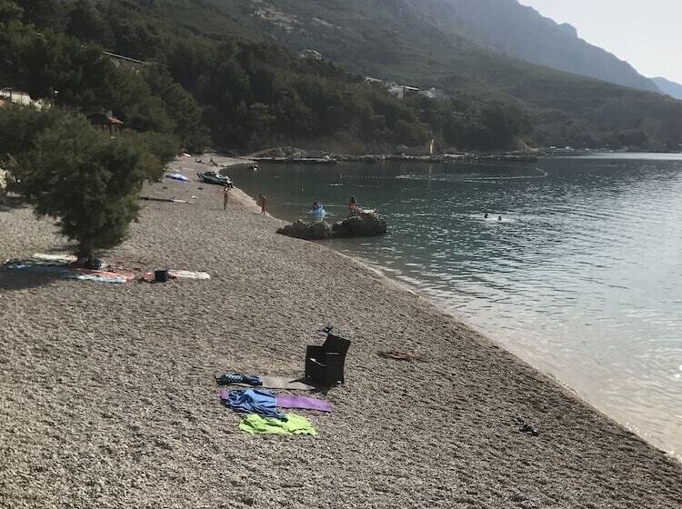 بنسيون Villa Sanja