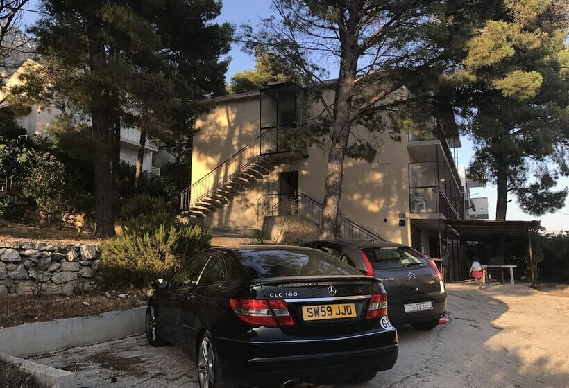 بنسيون Villa Sanja