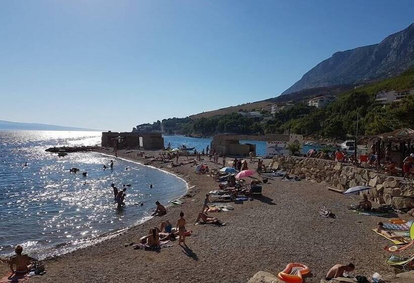 بنسيون Villa Sanja