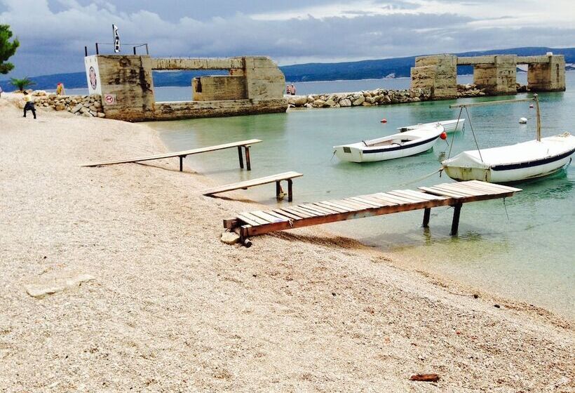 بنسيون Villa Sanja