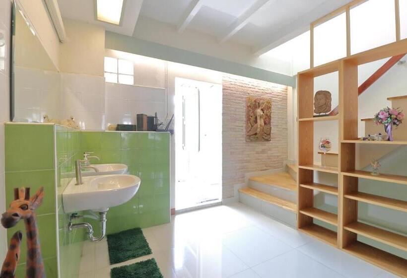 Saen Sabai Hostel