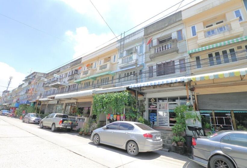 Saen Sabai Hostel