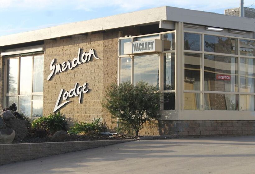 Smerdon Lodge Motel