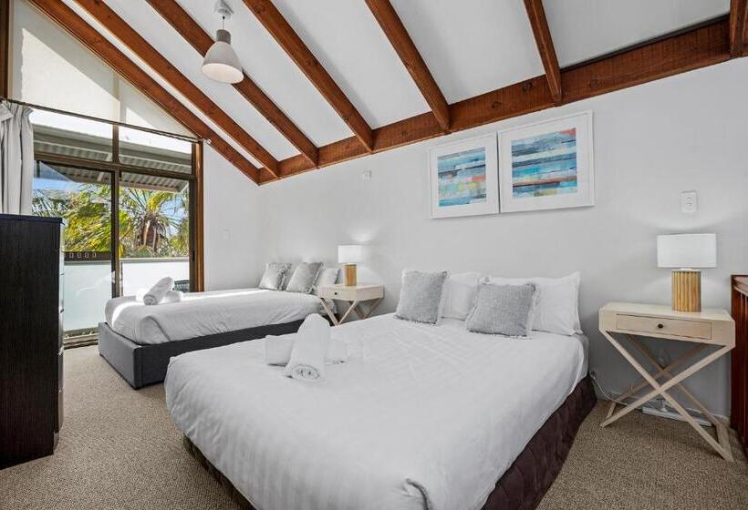 The Terraces Main Beach