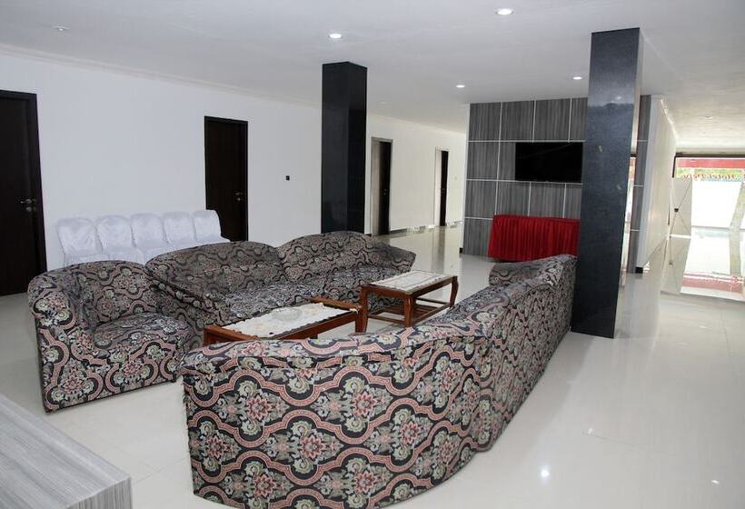 הוסטל Dely By Oyo Rooms