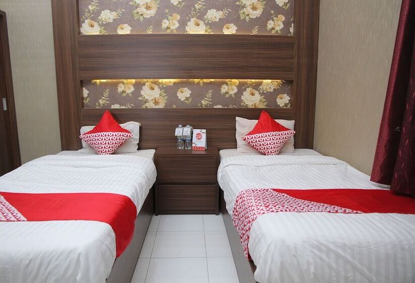 הוסטל Dely By Oyo Rooms