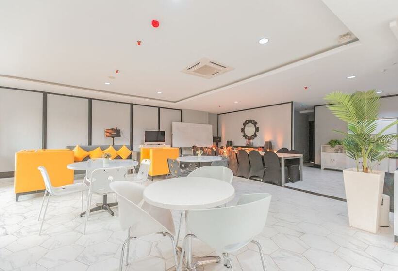 هاستل Flagship 750 Mont Blanc