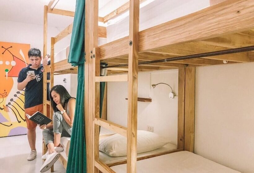 هاستل Murals Mactan