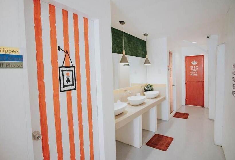 هاستل Murals Mactan