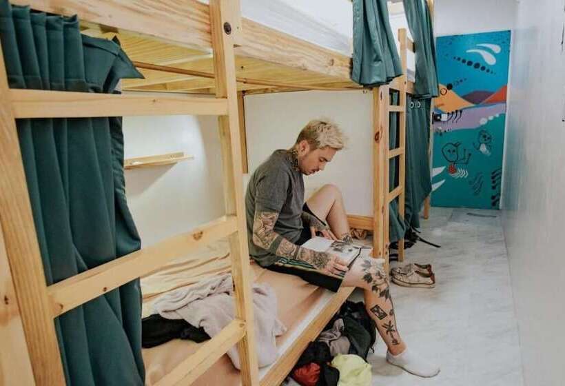 هاستل Murals Mactan