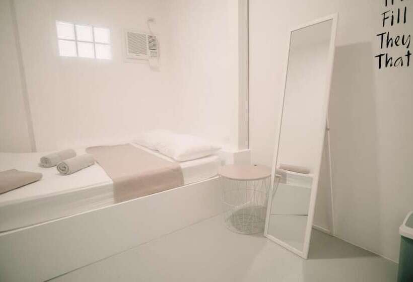 هاستل Murals Mactan