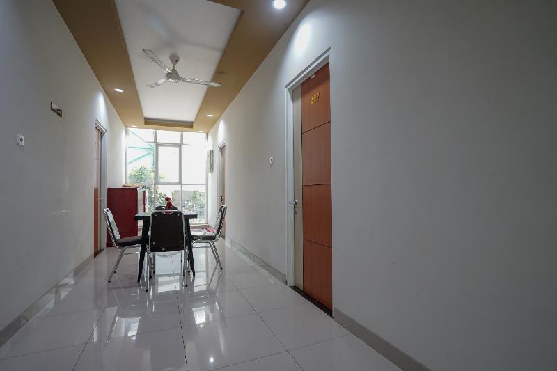 فندق صغير Penginapan Timur By Oyo Rooms