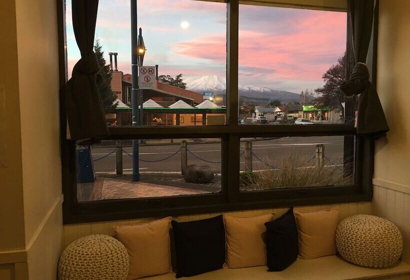 הוסטל Snowman Cabins